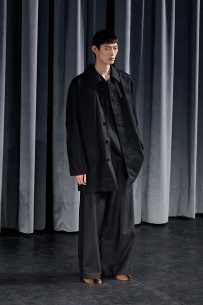 Look 7
